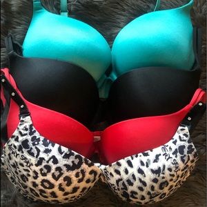 SOLD!! V. Secret Very Sexy Push Up Bra BUNDLE